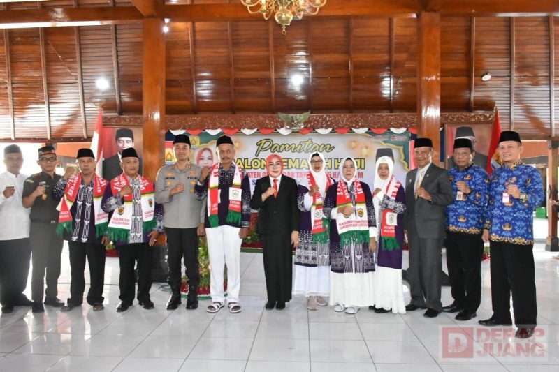 Bupati Sri Sumarni Lepas 1197 Calon Jamaah Haji Kabupaten&nbsp;Grobogan