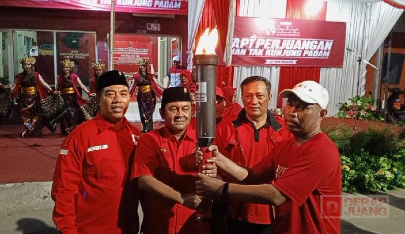 Tiba di Kota Bahari, Obor Api Semangat Perjuangan Disambut Tari-tarian Tradisional