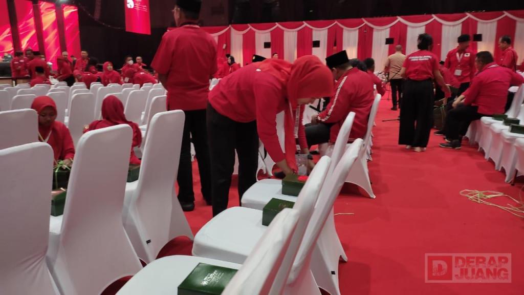 Rakernas Hari Kedua, Korps Komunitas Juang Gerak Cepat Distribusikan Logistik Acara