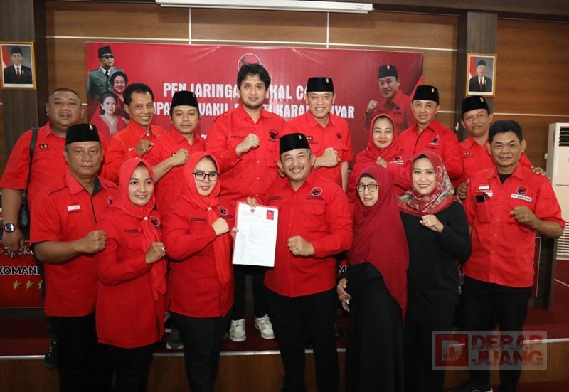 Kembalikan Formulir Bacabup ke DPC Partai, Ribuan Warga Antusias Ikuti Pawai Rober Christanto