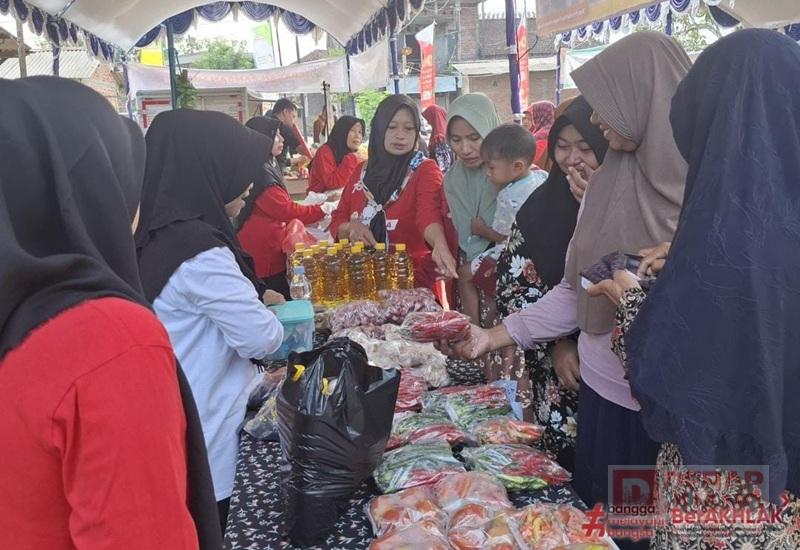 Mbak Eisti Bangga, Warga Serbu Gerakan Pangan Murah di Desa Sidorejo Sayung