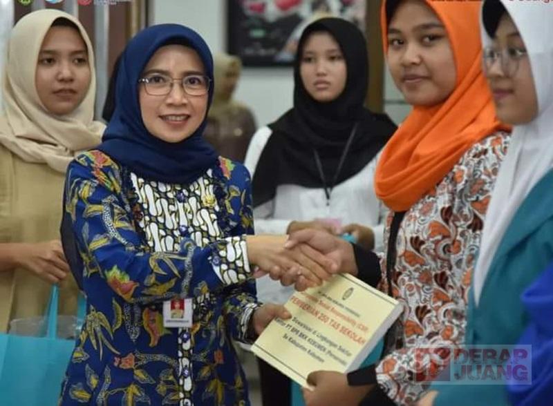 Ristawati Hadiri Pembinaan Evaluasi Capaian Kerja BPR BKK Kebumen