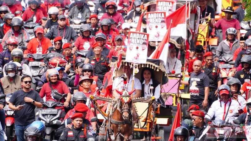 Kemeriahan Perjalanan Iring-Iringan Andika-Hendi saat Mendaftar ke KPU&nbsp;Jateng