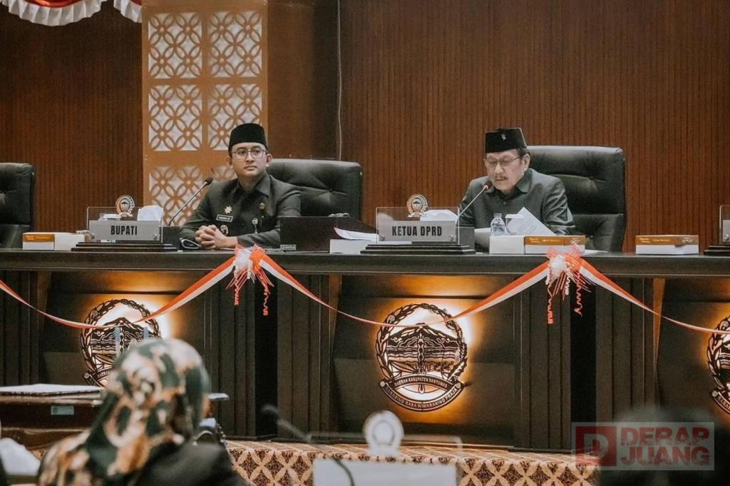 dr. Budhi Bersama Pj Bupati Setujui Empat Raperda